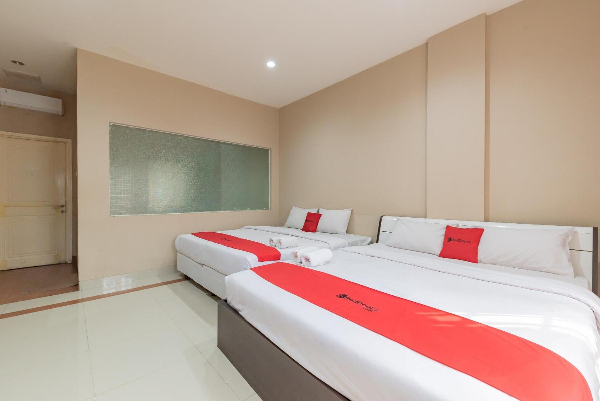 Hotel Reddoorz @ Malabar Street à Bandung Extérieur photo