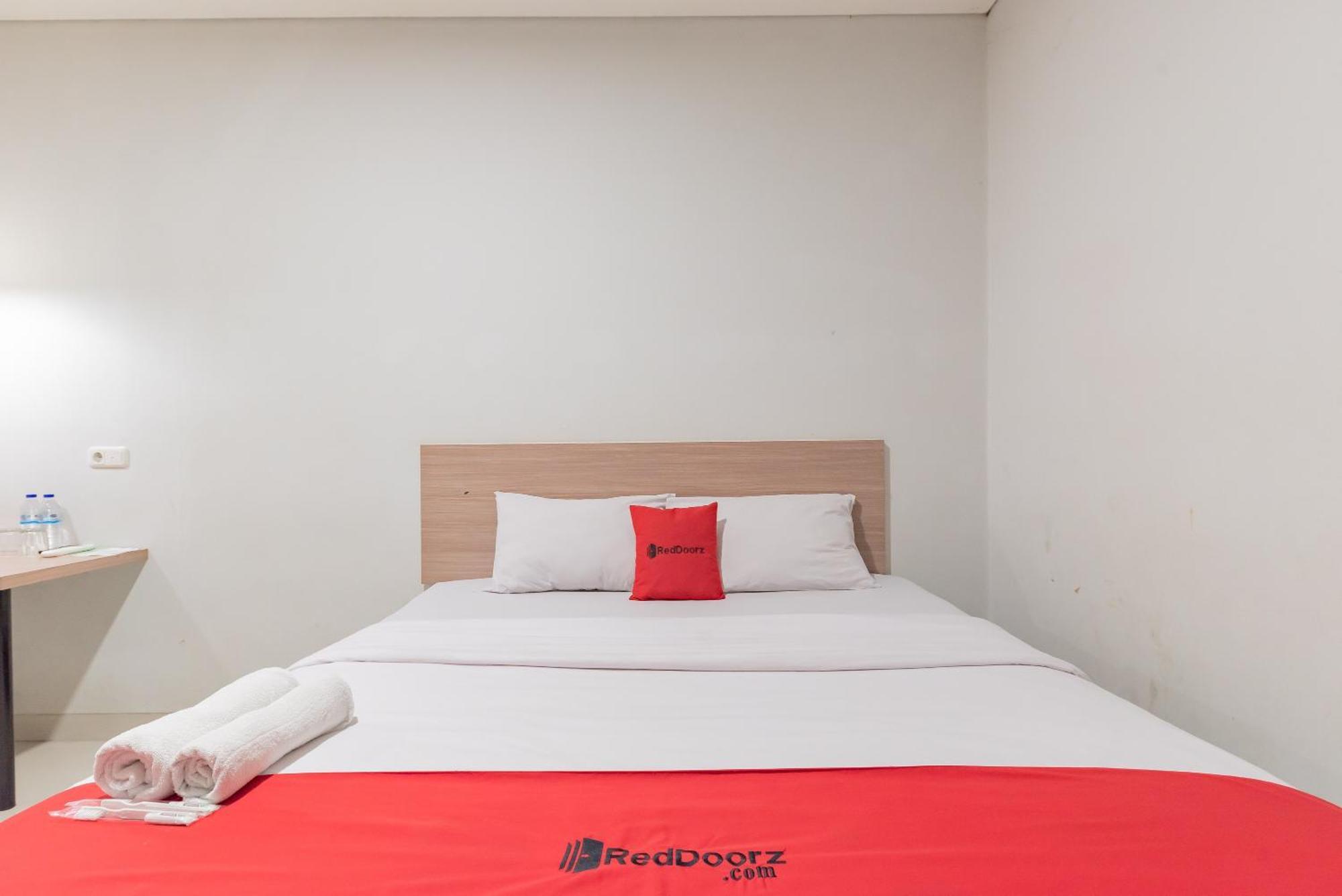 Hotel Reddoorz @ Malabar Street à Bandung Extérieur photo
